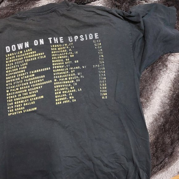 **SOLD!**  Soundgarden - 1997 Concert Shirt - Picture 3 of 5